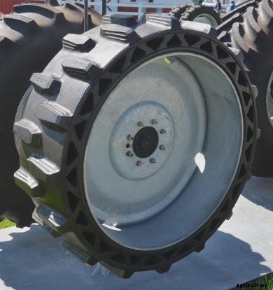 Valley-Irrigation-Airless-Tire